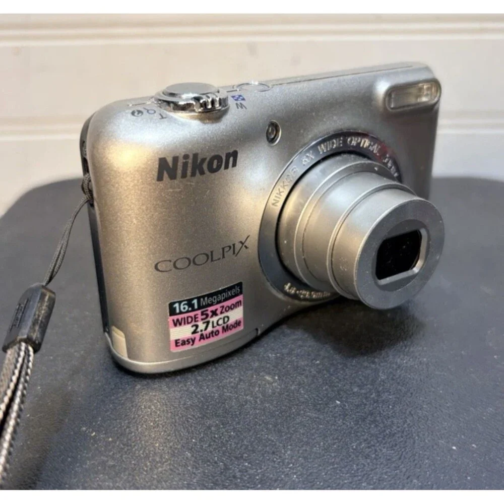 Nikon COOLPIX L27 16.1MP Digital Camera In Box W/manual - Silver - Tested